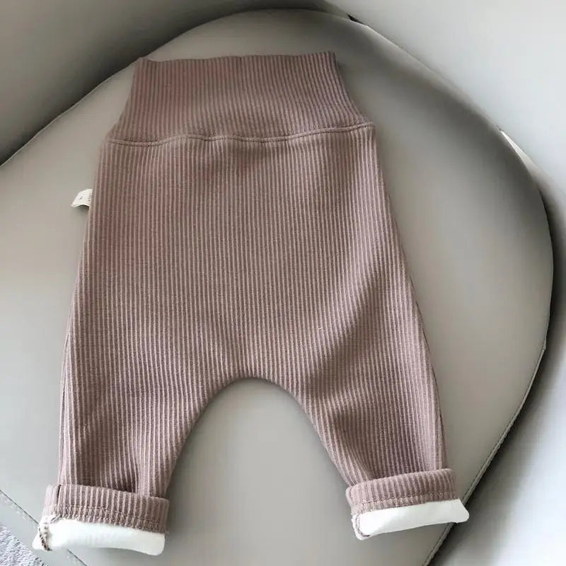 Pantalon bébé pour l’automne et l’hiver