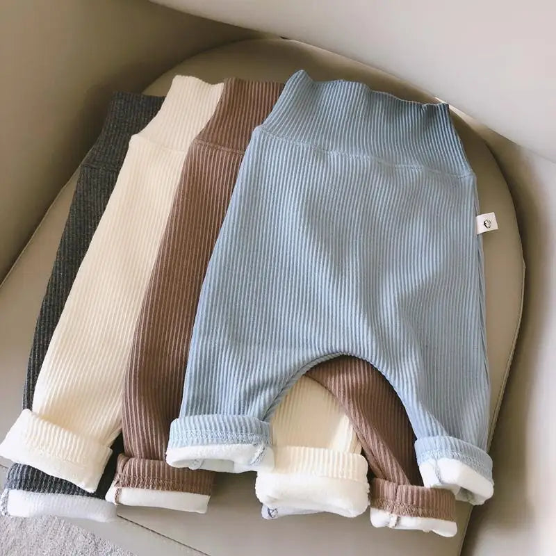 Pantalon bébé pour l’automne et l’hiver
