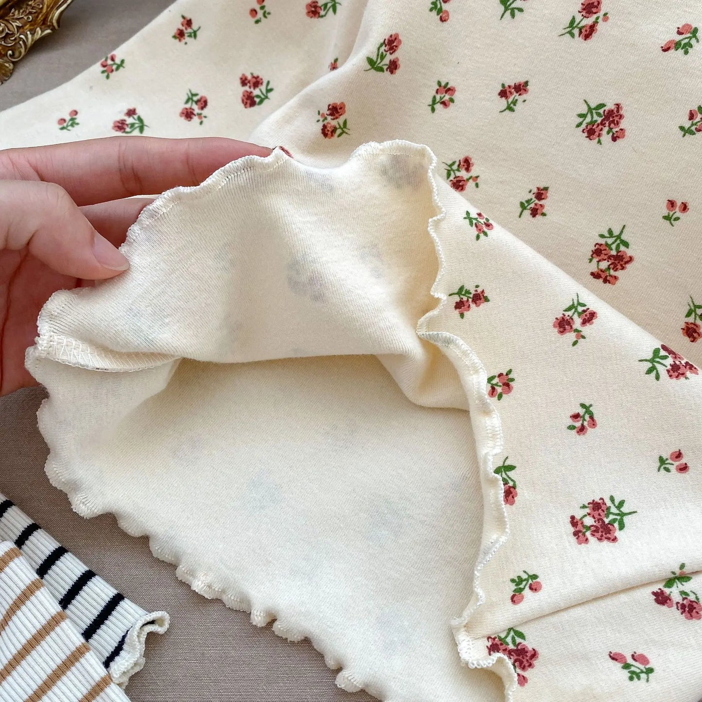 T-shirt bébé fille manches longues en coton à volants